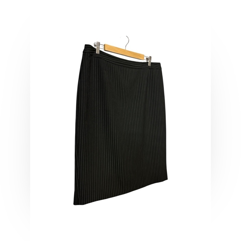 Hugo Boss, Black Pinstripe Pencil Skirt, Size 14 US, Office Classic - Picture 6 of 11